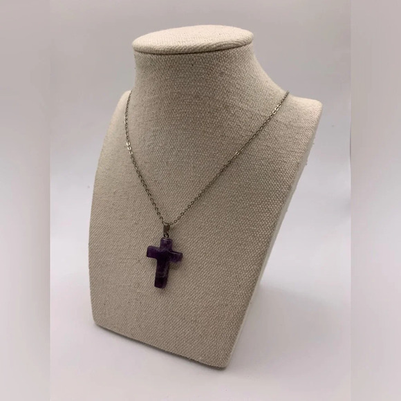 🖤#20 Vintage silver tone amethyst cross necklace - Picture 2 of 6